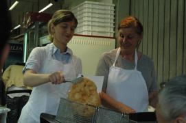 Padova/Luna Park/Frittelle (to be eaten plain with sugar, filled with Nutella (hazelnut cream) or naked (without sugar) as we ordered it (took a second try, though - the cooks weren't used to serving it without sweetening)